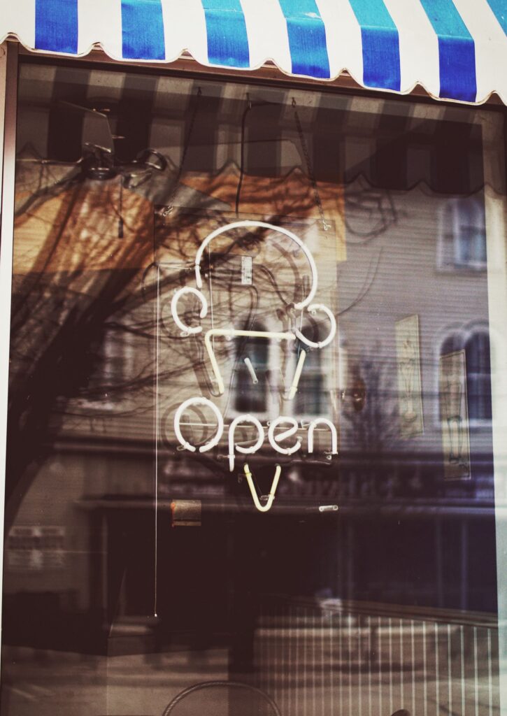 Eisdiele "Open"-Schild