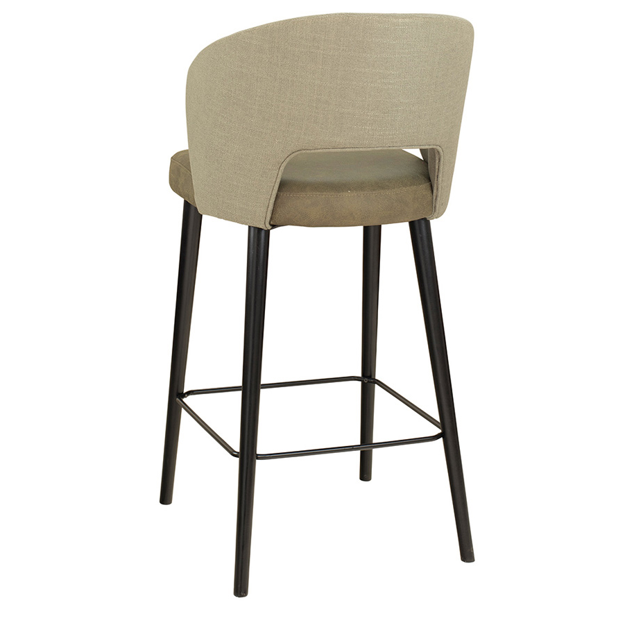 Gastronomiebarhocker_Polsterbarhocker_Sonataro-200-Bar_PS01_Sitz_Bulus-17_Rue_Pesoa-r-16_hinten_1000px