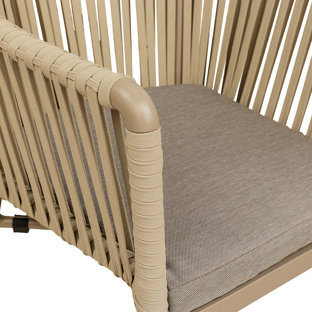 Ramila Macchiato Terrassenstuhl mit beigem Aluminiumgestell und Textilen-Rücken, stapelbar und wetterfest für Gastronomie Detailansicht Sitzfläche
