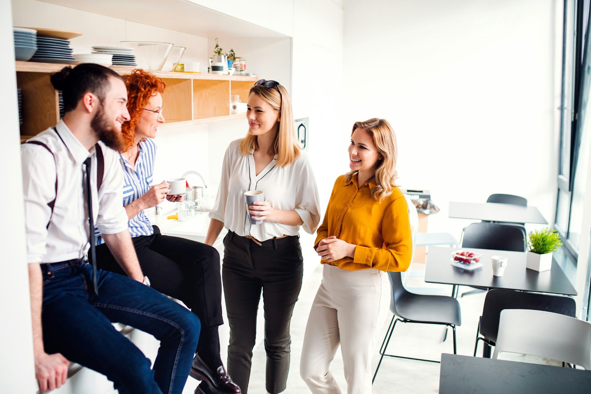 Büroküche einrichten – Tipps, Ideen & Möbel Büroküche einrichten – Tipps, Ideen & Möbel