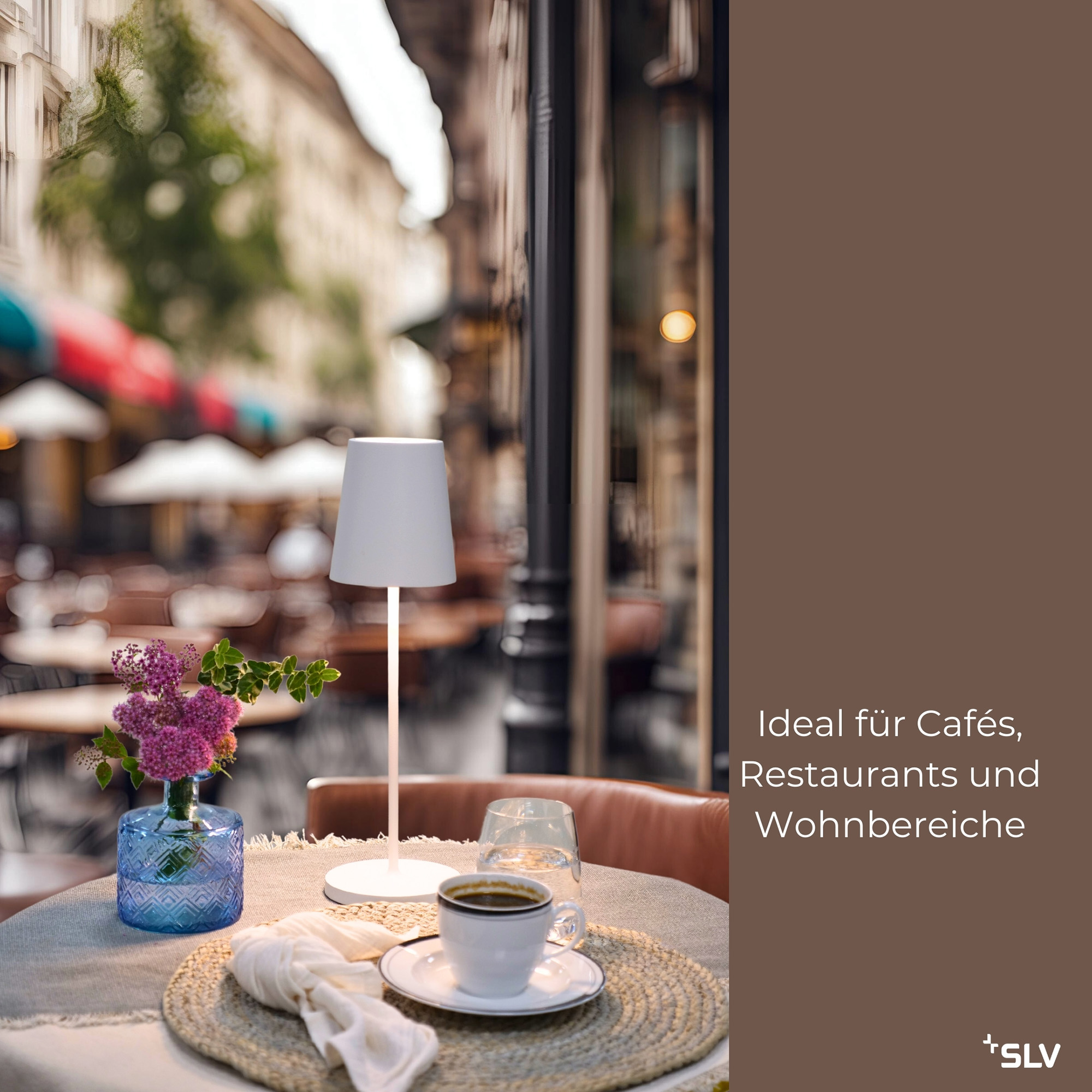 Outdoorlampe Vinolina Weiß für Cafés Restaurants und Wohnbereiche Outdoorlampe Vinolina Weiß auf einem Café-Tisch im Außenbereich