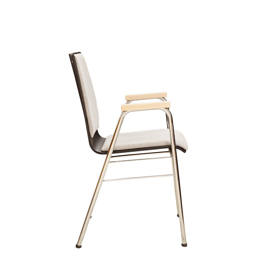 Konferenzstuhl Eruno-220-A50 mit Sitz- und Rückenpolster, Holzlehne, Armlehnen und verchromtem Gestell Seitenansicht