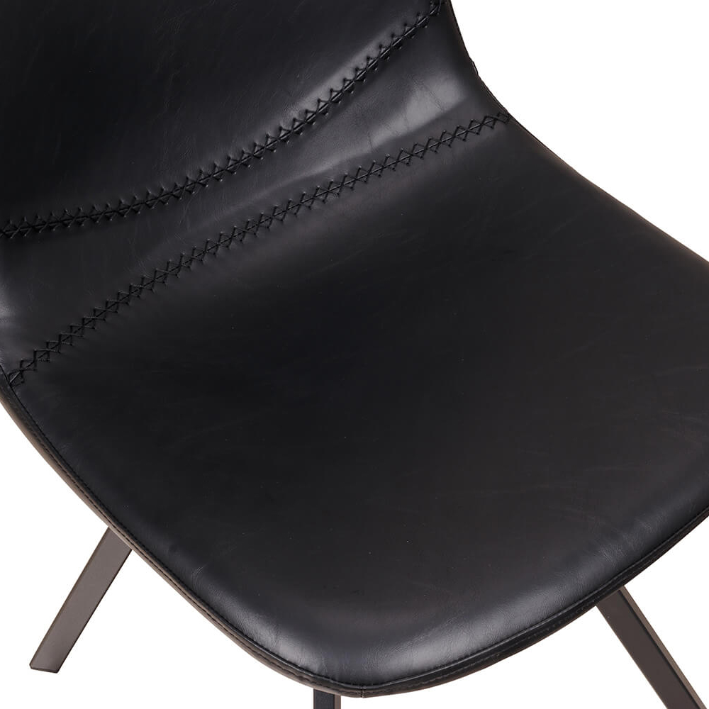 Polsterstuhl Jones Antique Black mit Kunstlederbezug in Schwarz und pulverbeschichtetem Metallgestell