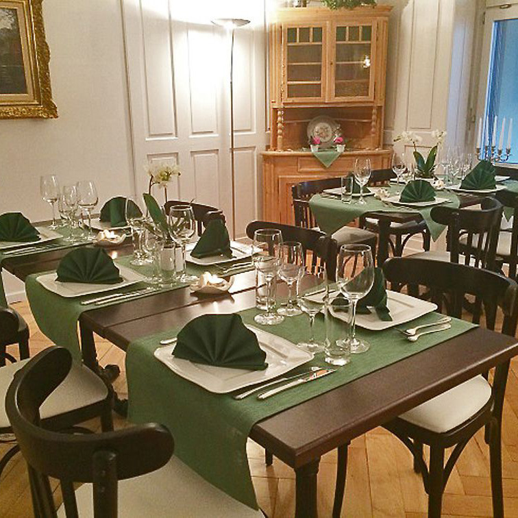 gastronomie-bugholzstuhl-bistro-733-p-_3 Foto: Bistro Erlesenes, Tägerschen an den Eichen