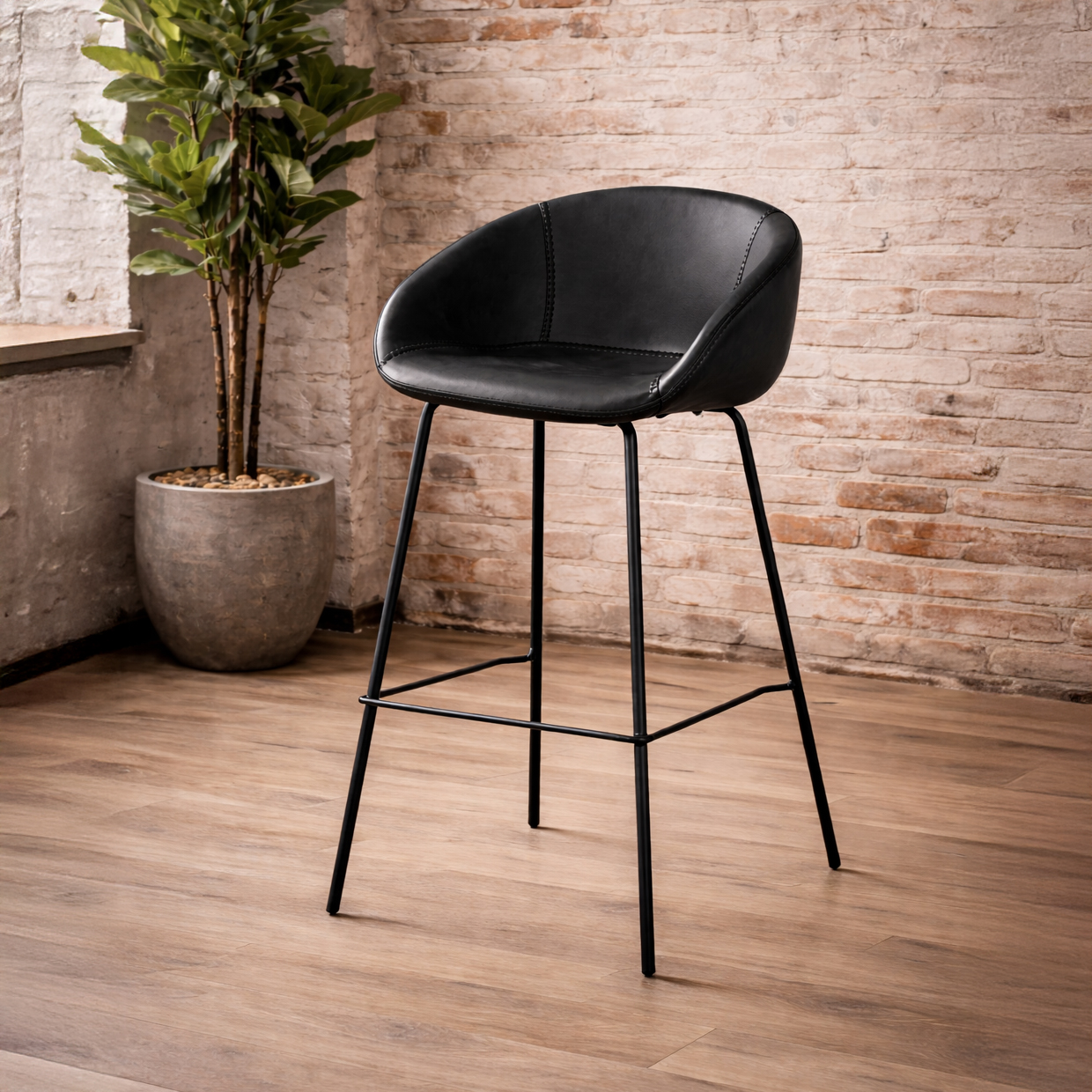 Estara-Bar Brown Indoorstuhl mit Armlehnen und Vollpolsterung – Milieubild Barhocker einzeln