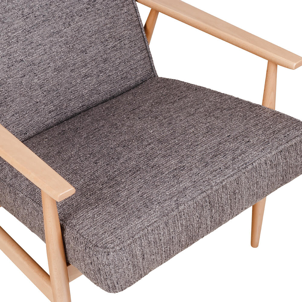 Lounge-sessel_Holzgestell_gepolstert_Valara_9 Loungesessel Valara aus Buchenholz mit gepolsterter Sitzfläche
