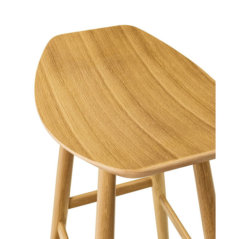 Barhocker Swina-Bar aus Eiche mit gewölbter Sitzschale, ohne Rückenlehne