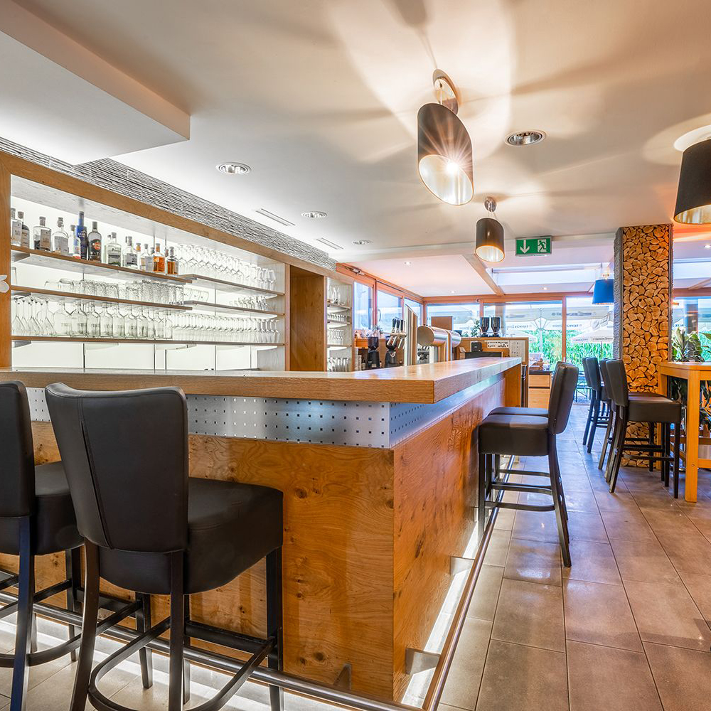 gastronomie-barhocker-akina-200-bar-_5 Foto: T-Bone Steakhouse, Salmdorf