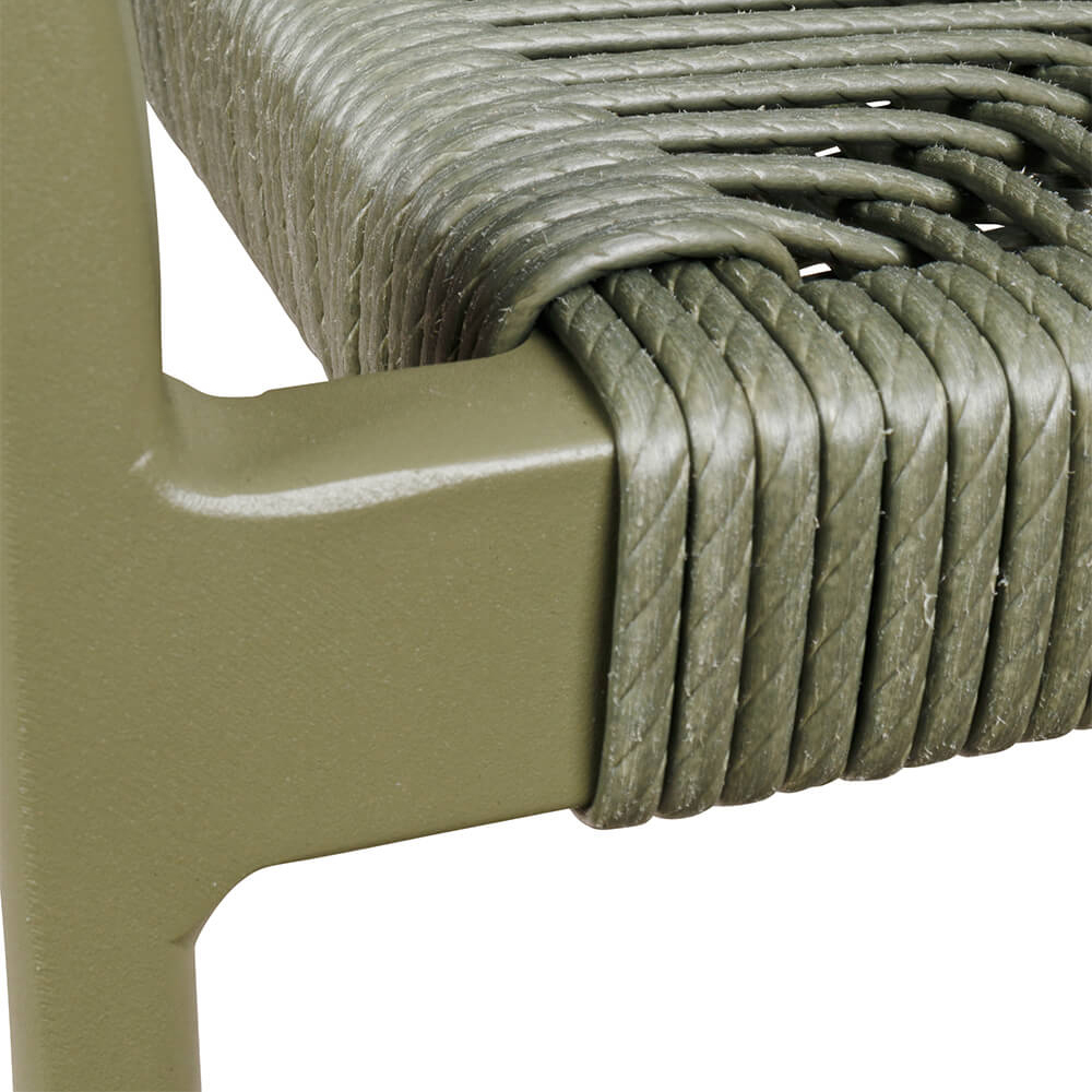 Gastronomie-outdoor-stuhl-Sponto_X_Green_detail_1 Detailaufnahme der Sitzfläche des Outdoorstuhls Sponto-X Green mit gespanntem Kunststoffgeflecht