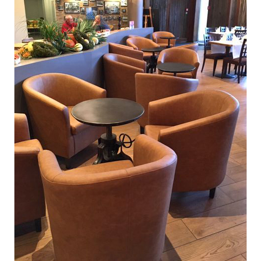 Beizton: Wenge/Bezug: Kosa-5/Foto: Fa. Autogrill, Olten (CH)