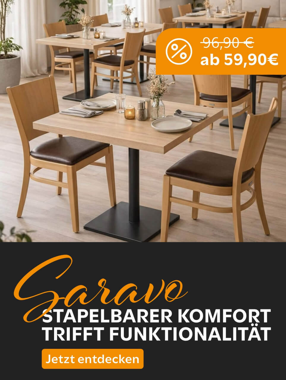 Holzstapelstuhl Saravo an einem gedeckten Tisch in einem Restaurant