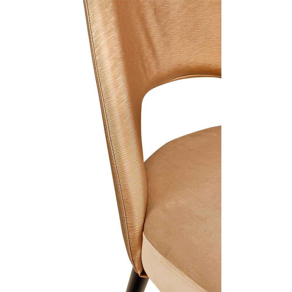 Sona-200_PS01_Sitz_Riviera-24_Rue_Mercader-Bambu_Bronze_Detail_2_1000px Beizton: Schwarz / Bezug Sitz: Riviera-24 / Bezug Rücken: Mercader bambu Bronze