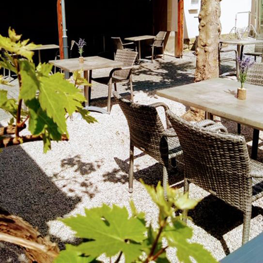gastronomie-outdoorstuhl-basato-mixed-grey-_8 Foto: Gasthaus Sonnenschein im Appels Max | Kronach