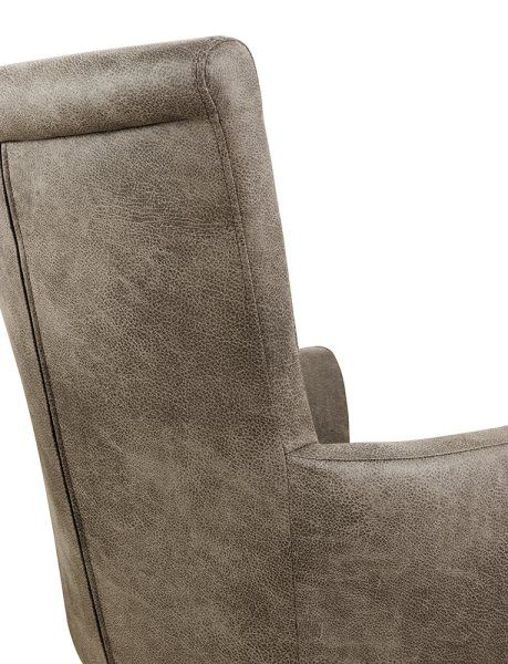 Anwendungsbeispiel / Beizton: Wenge / Bezug: Hunt-105