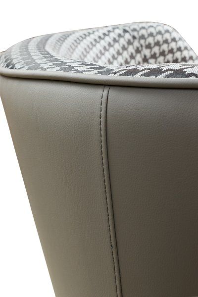 Beizton: Wenge/Bezug: Kaiman-494 (außen),Cassio-14 (innen)