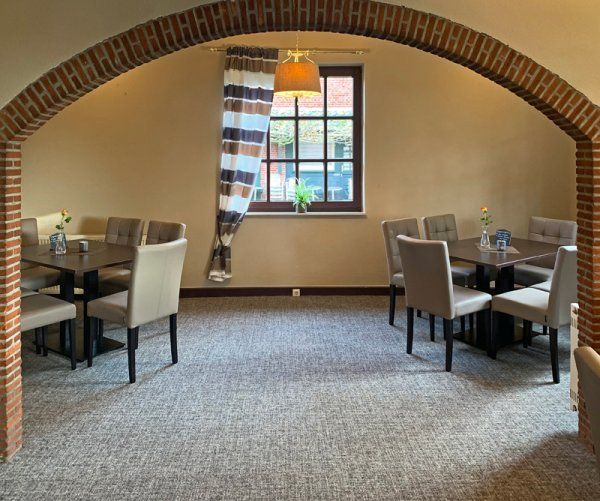 Beizton: Wenge/Bezug:D-1128/Foto: Café Gut Aarnink, Bad Bentheim