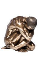 Deko Figur Nude Man Hug Bronze Deko Figur Nude Man Hug Bronze