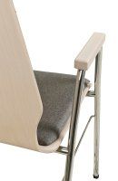 Vorschau: Beizton: Kastelleiche | Bezug: Lux 5Konferenzstuhl Eruno-210-A50 mit Polstersitz, Holzlehne, Armlehnen und verchromtem Gestell Detailasnciht Armlehne Vorschau: Beizton: Kastelleiche | Bezug: Lux 5Konferenzstuhl Eruno-210-A50 mit Polstersitz, Holzlehne, Armlehnen und verchromtem Gestell Detailasnciht Armlehne