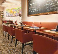 Vorschau: Beizton: Wenge/Bezug: Echtleder Cherry/Foto: Grill-Restaurant Bar 1 Vorschau: Beizton: Wenge/Bezug: Echtleder Cherry/Foto: Grill-Restaurant Bar 1