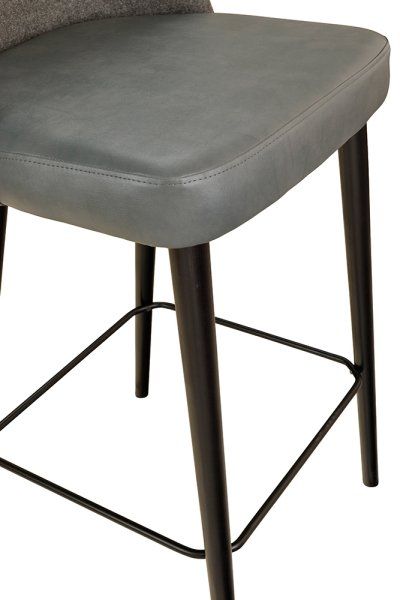 Beizton: Schwarz | Bezug Sitz A1974 | Bezug Rücken: A2082: