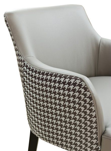 Beizton: Schwarz/Bezug: Kaiman-494 (innen),Cassio-14 (außen)